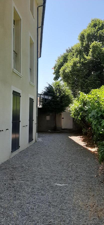 Les Glycines, Charmant Studio Au Calme Dans Batisse De Maitre Proche Du Centre Ville Parking Gratuit Динь-ле-Бен Экстерьер фото
